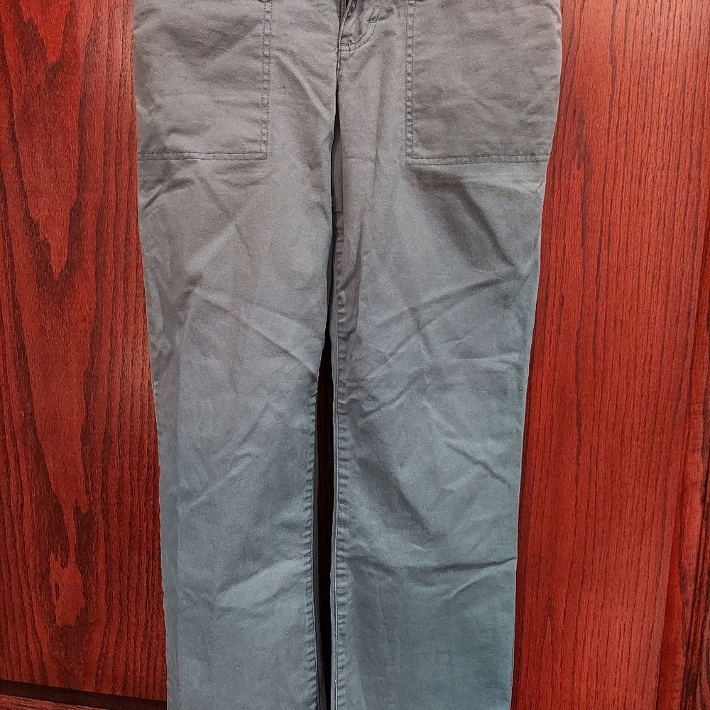 Gloria Vanderbilt missy 4 short/ clean /excellent condition